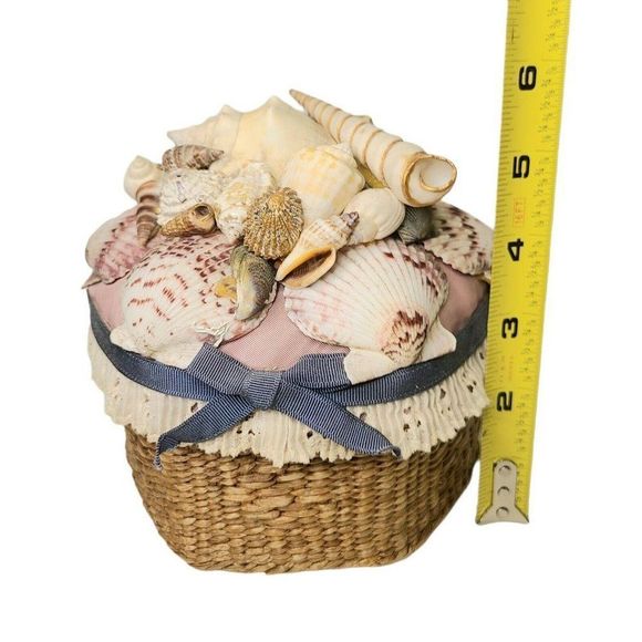 Vtg handmade Shell covered beach Wicker Woven Lace trim Stash Box Basket 6" - Picture 8 of 9